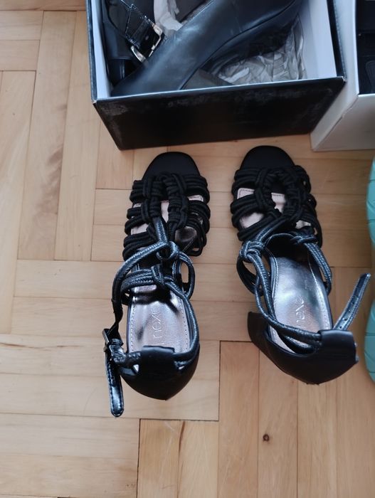 Обувки на ниски цени.