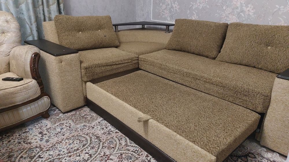 Угловой диван продается