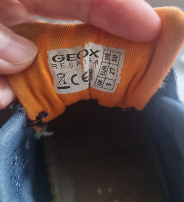 кроссовки  даром