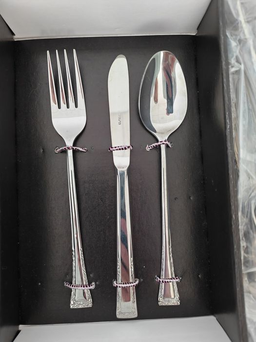 Комплект прибори за хранене B.C.R. от 36 части