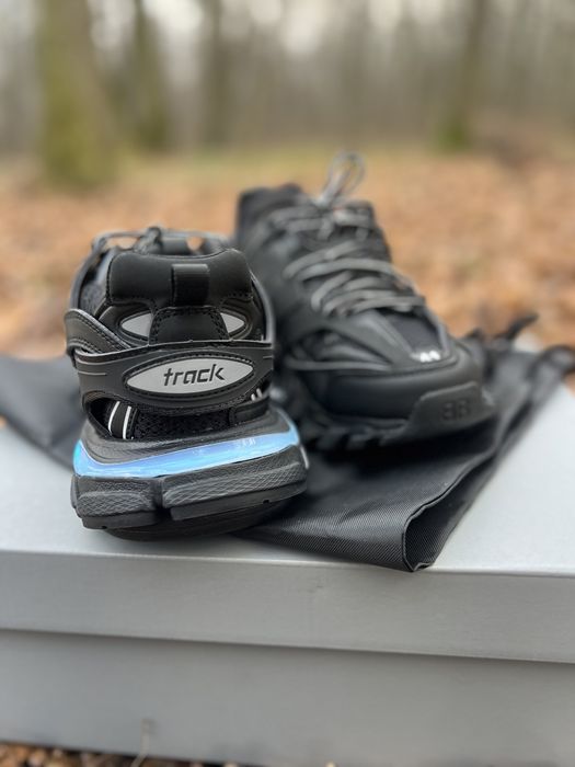 Balenciaga Track,noi,full box,10/10!