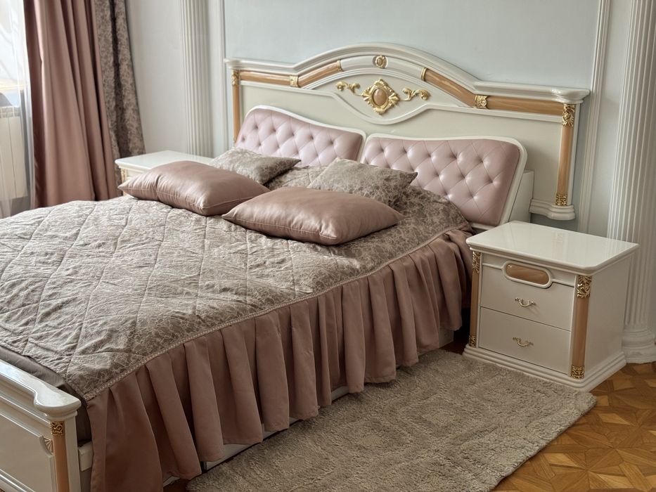 Кровать  1,8 на 2.2 м
