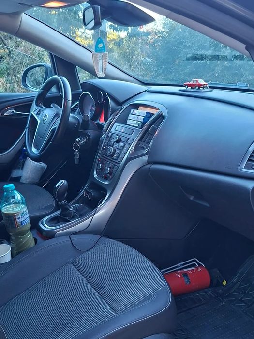 OPEL Astra 2011 — imagine 3