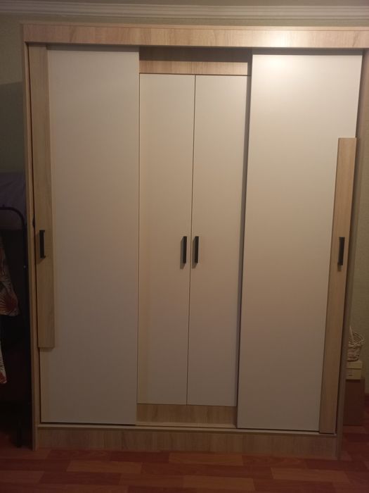 Продам шкаф в спальню