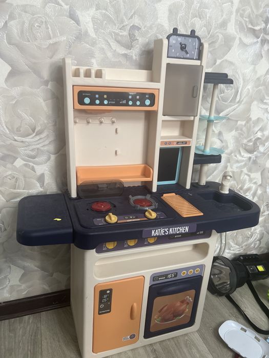 Продам кухню детскую