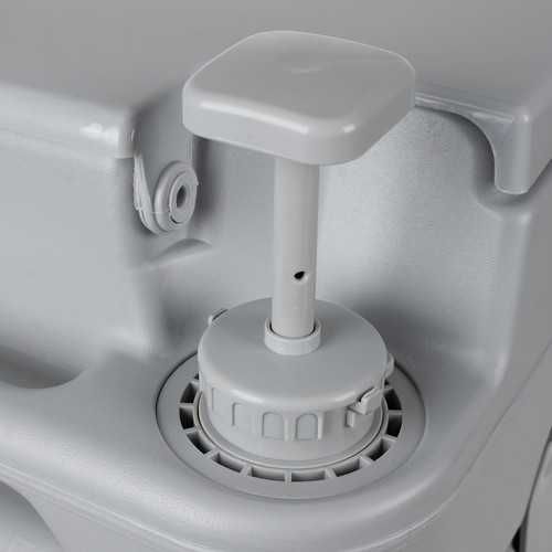 Преносима химическа тоалетна