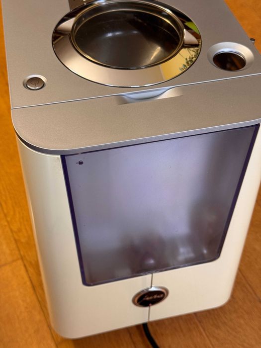 Jura ena 5 Кафеавтомат за дома и офиса.