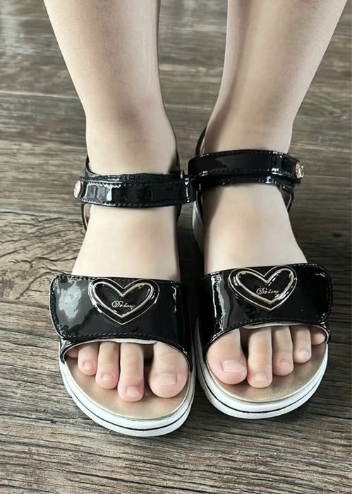 Сандалий для девочек новая