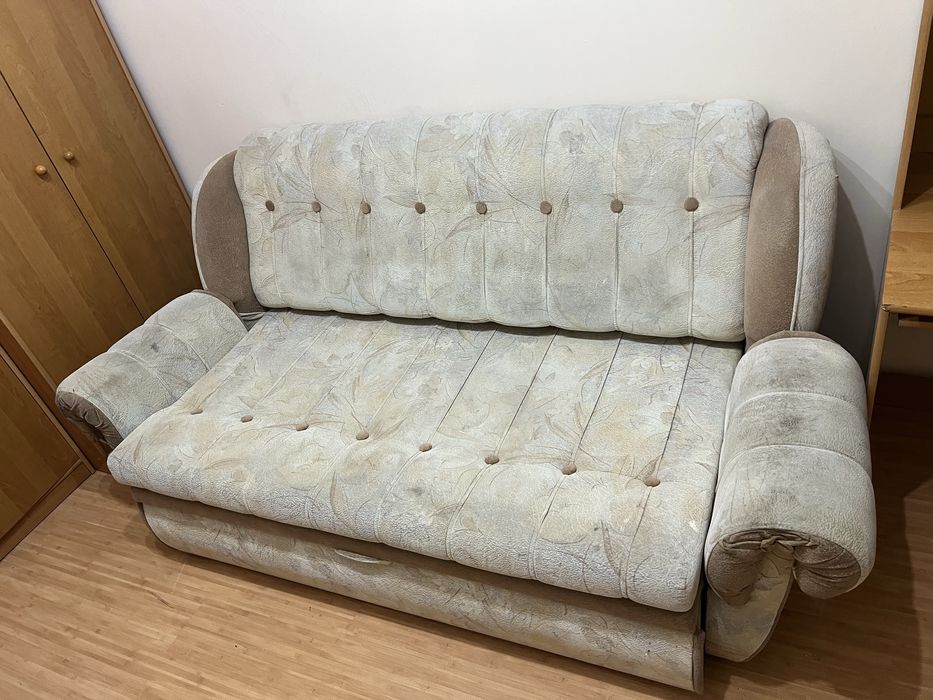 диван б/у для спальни