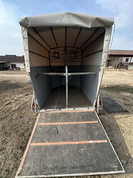 Прицеп-коневозка