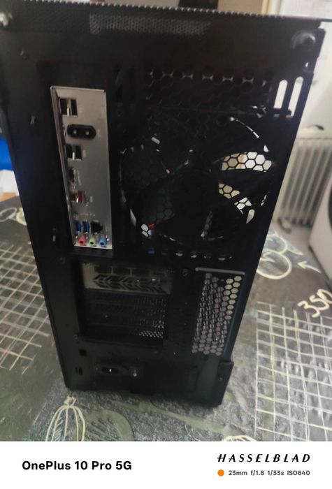 Геймърска конфигурация Ryzen 7 5700 \\ 16GB \\ RX 6800XT 16GB \\ 1000W Gold
