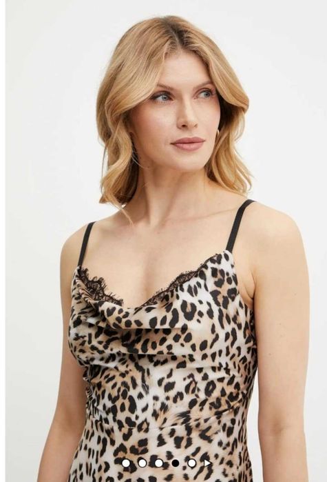 Леопардова сатенена рокля с цепка Guess, оригинална, НОВА