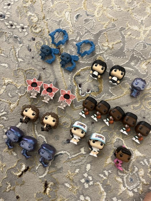 Фигурки киндер джой осд (очень странные дела)