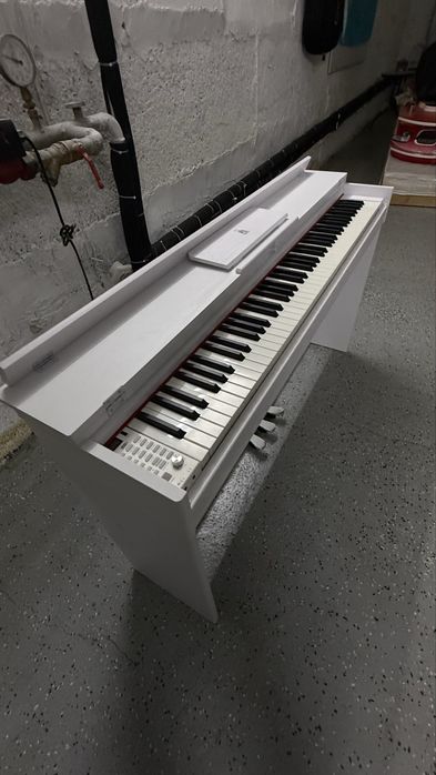 Продам пианино электро