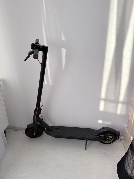 Trotinetă electrică Xiaomi Mi Electric Scooter Pro 2 – stare foarte bună