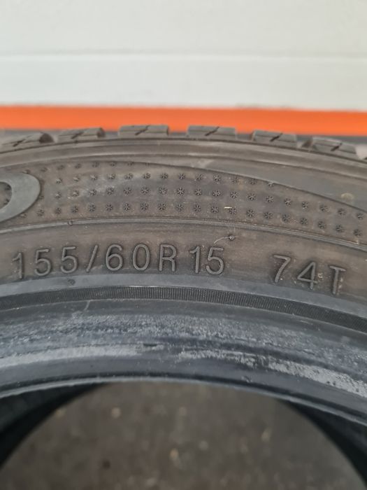 Зимни гуми 2 броя KUMHO Izen KW23 155 60 R15 дот 1122