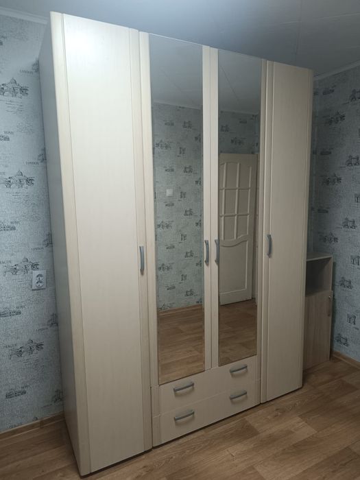 Шкаф б/у в хорошем состоянии