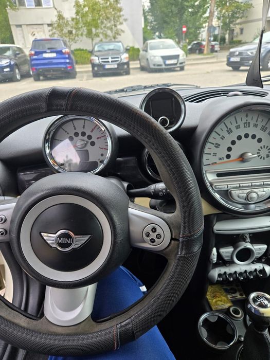 Vând Mini Cooper