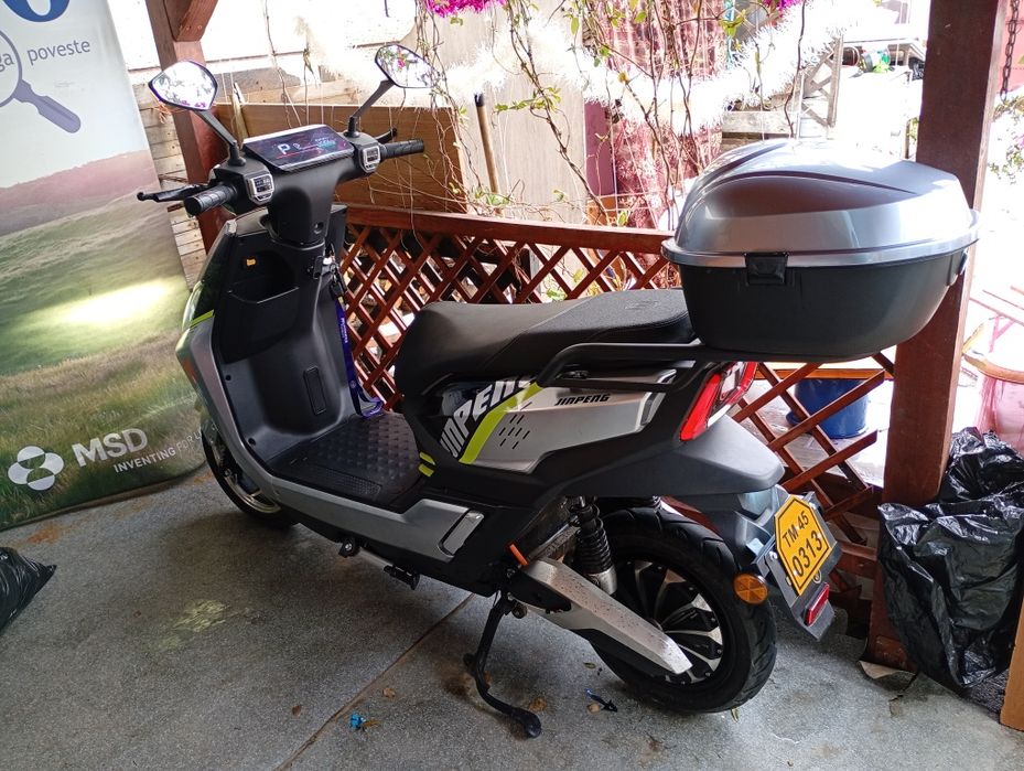 Vând scuter electric