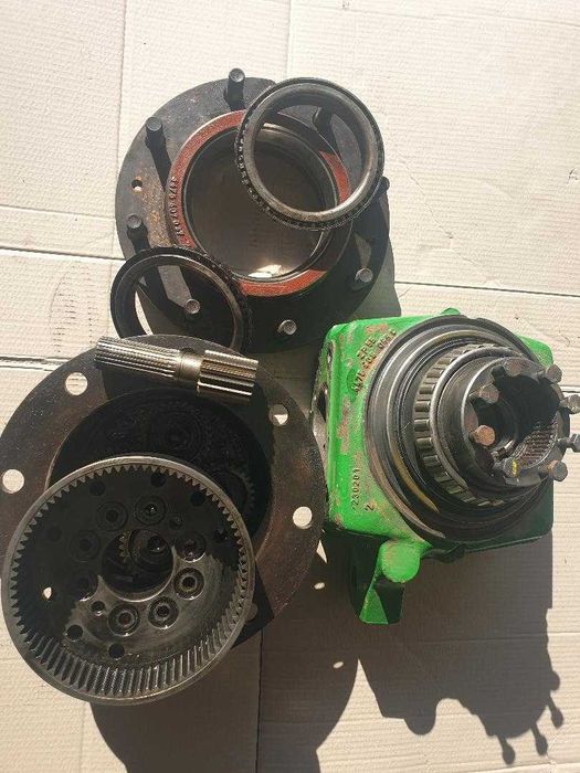 butuc roata  sateliti John Deere , New Holland , Deutz Fahr , Case