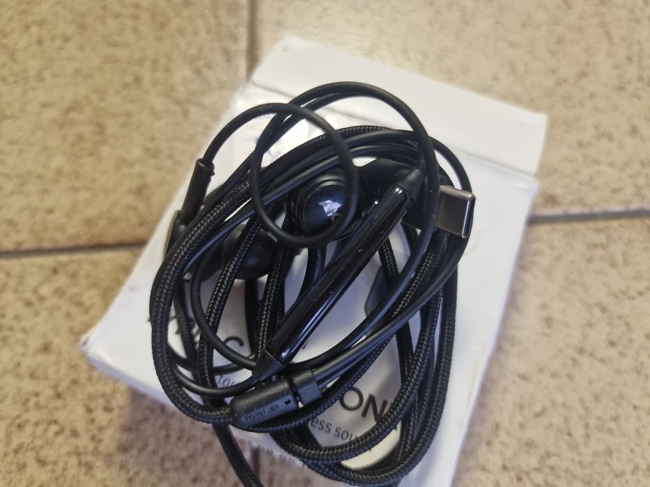 Casti AKG Samsung tip C