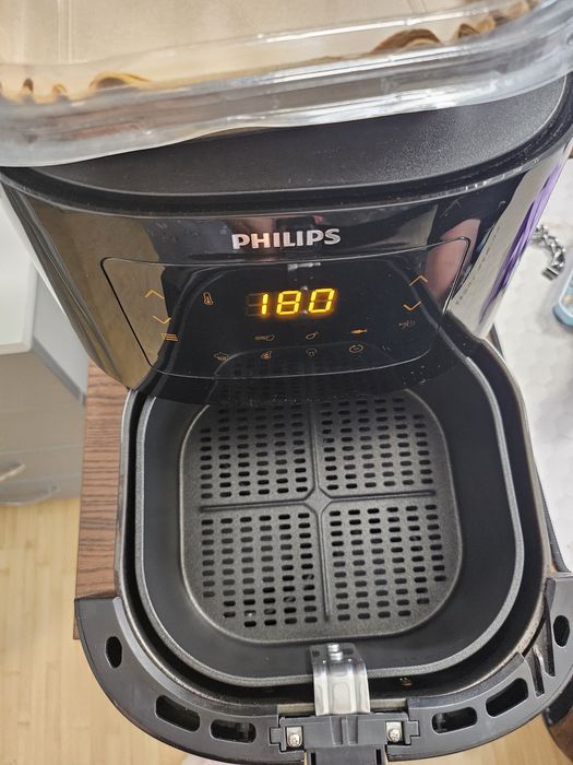 Friteuza cu aer cald Philips Airfryer Essential Collection HD9252/90 compact digital, capacitate 4.1 L, afisaj digital, 7 setari presetate