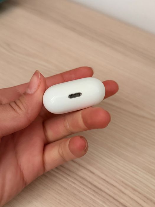 продаю Airpods 2