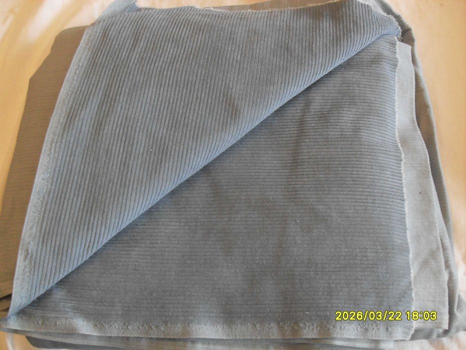 Продавам плат от ситно рипсено кадифе