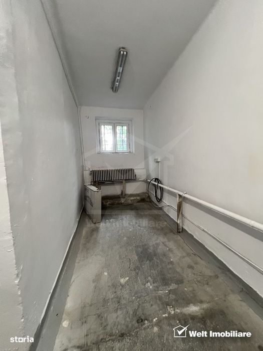 Spatiu comercial cu geamuri la str. Horea, partial demisol