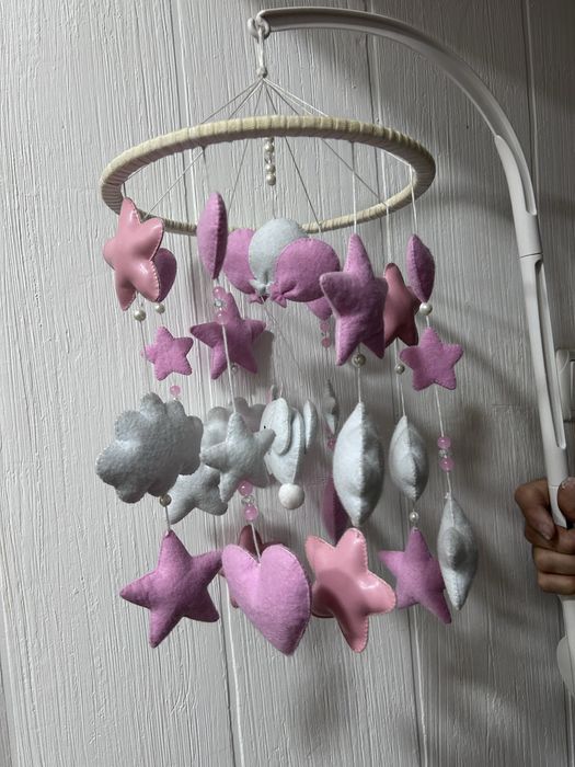 Мобиль в детскую кроватку для девочки