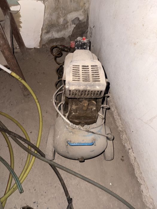 Продаеться копрессор rtr max на 50л б/у