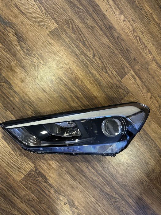 Фара левая Hyundai Tucson
