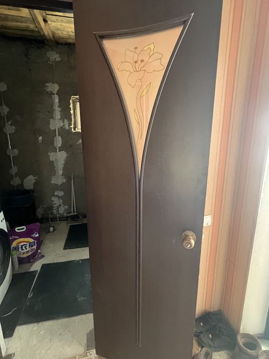 Продам стильную межкомнатную дверь