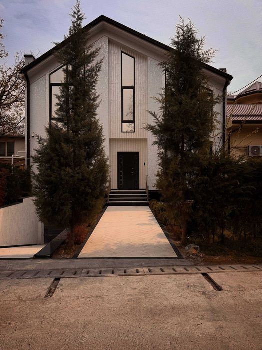 Уютный и стильный трехуровневый дом от собственника -идеален для семьи