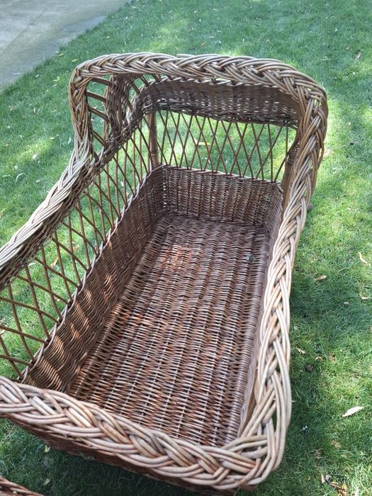 Pat Patut copii bebe bebelusi din lemn de rachita lucrat manual