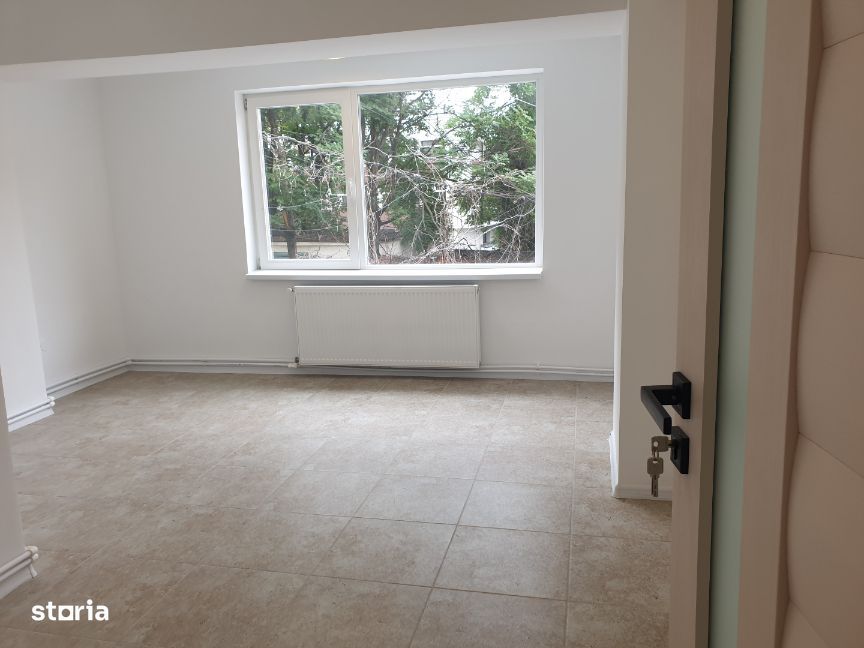 IASI - COPOU - DE INCHIRIAT - Spatiu comercial 54 mp - Renovat total !