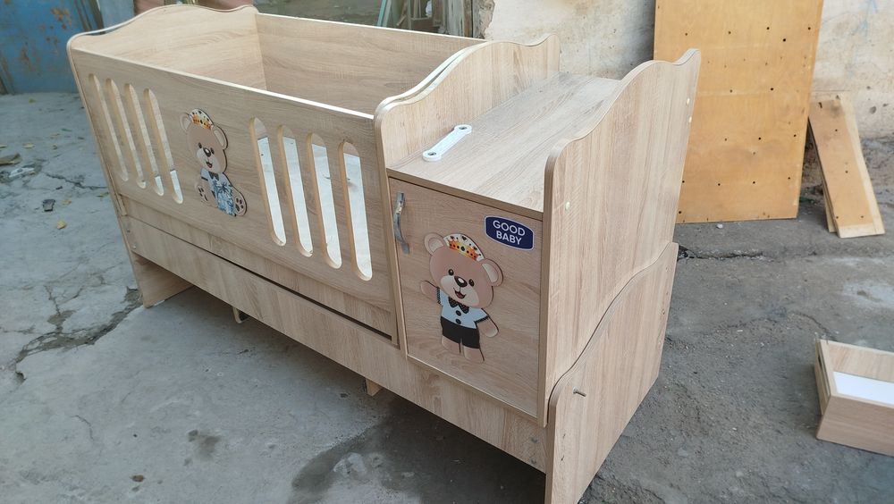 Детская кроватка