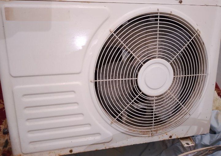 Кондиционер лар срочно сотилади