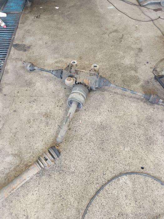 Заден дефиринциял с полуоски и кардан за волсваген т4