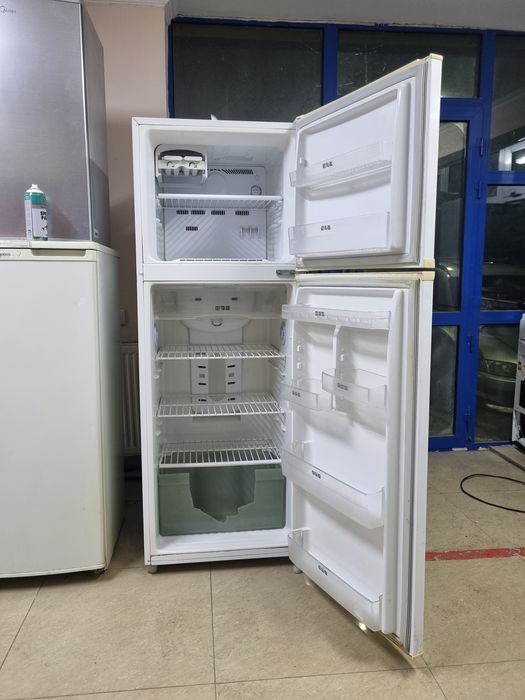 Холодильник SAMSUNG nofrost