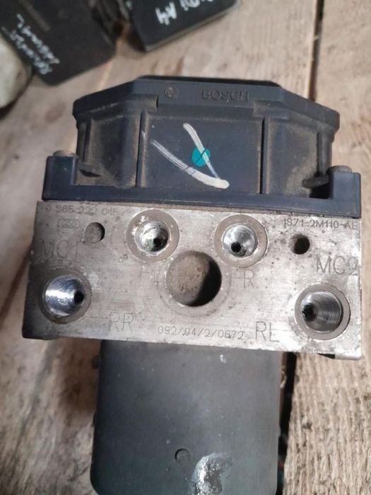 pompa abs unitate abs calculator abs modul abs ford mondeo mk3 0265800