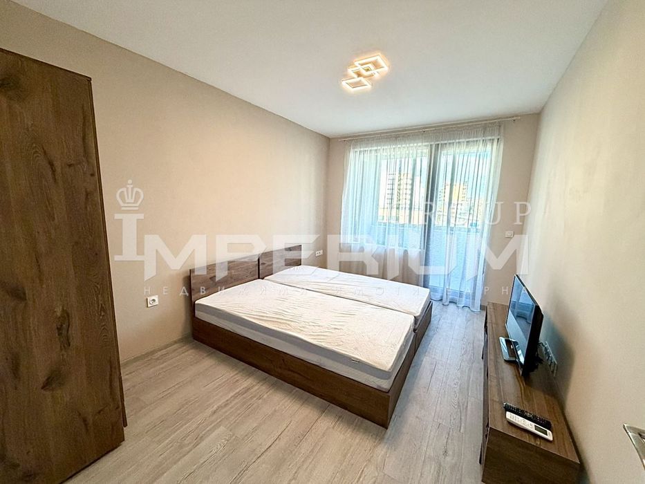 НОВ! Тристаен апартамент с ПАРКОМЯСТО под наем - Затворен комплекс в