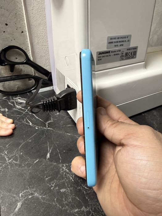 Iphone 5C в хорошем состоянии