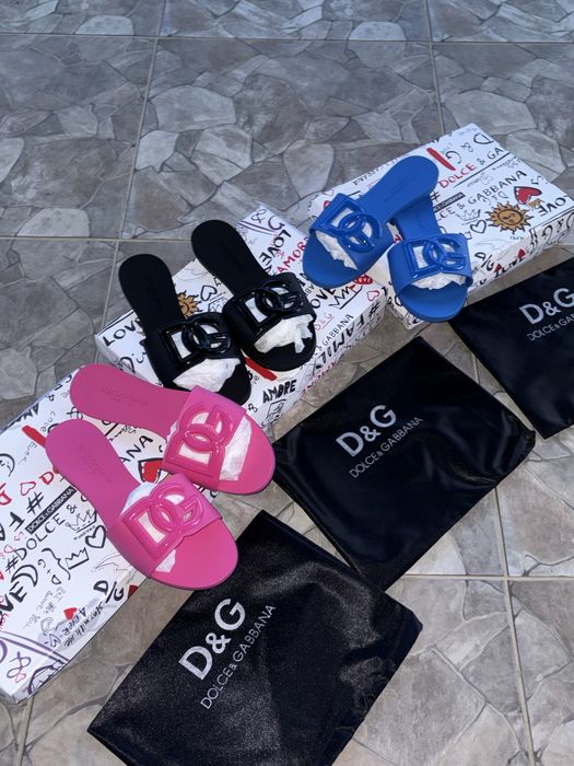 Slapi model dolce gabanna