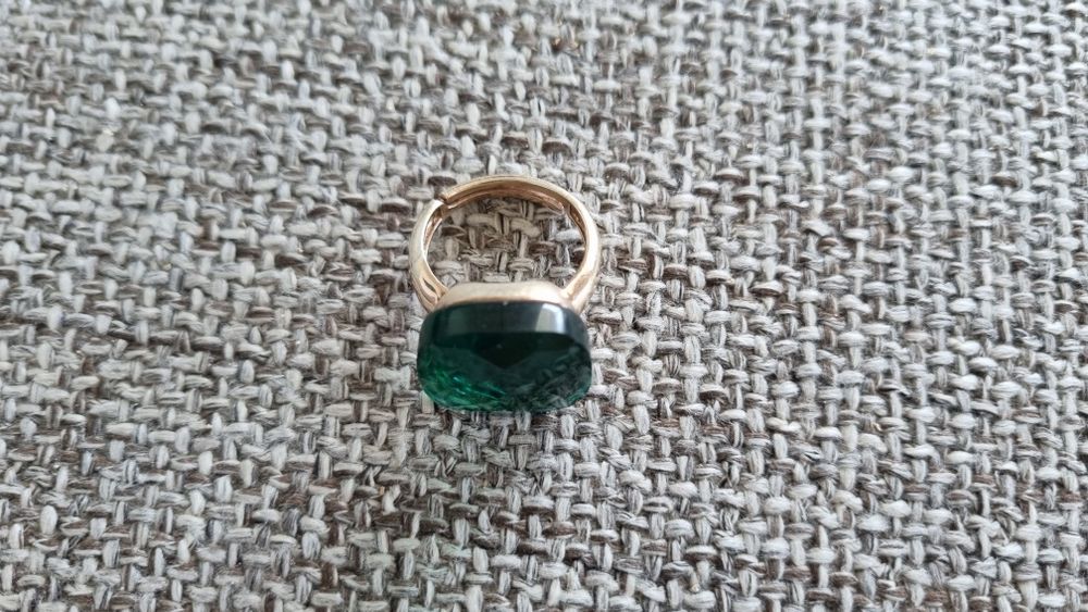 Красив пръстен в два цвята и обици