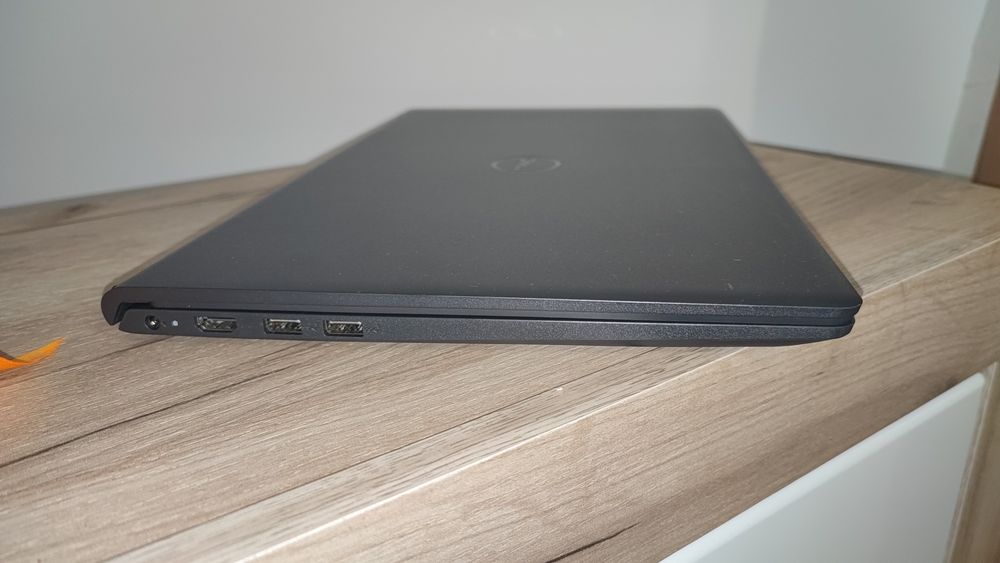 Dell Inspiron ( i3 gen11, 8 Gb ddr4, ssd NVMe 256 gb, baterie 4 ore)