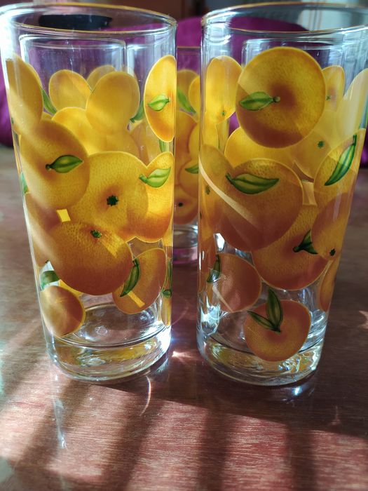 Стаканы для сока.