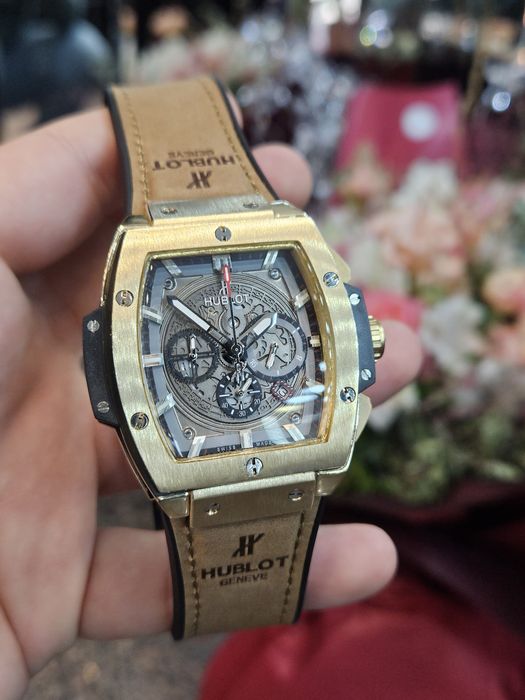 Продам Hublot Big Bang для спортивных и брутальных мужчин.
