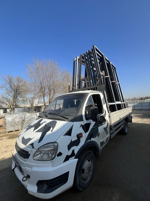 Пирамида. Доставка стекла.