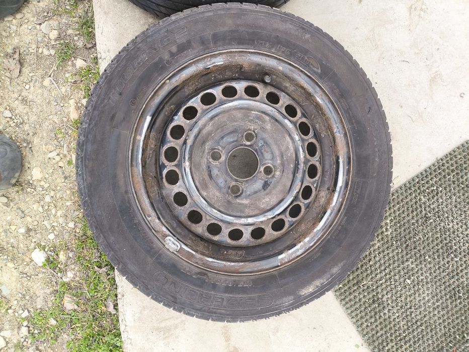 Джанти с летни гуми за Хонда джаз.